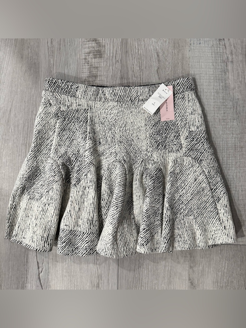 Banana Republic Women’s Black/White Geometric Jacquard A-Line Skirt Zip 4P